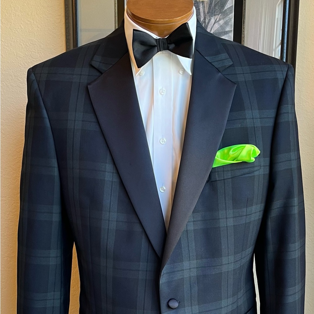Jos. A. Bank Plaid Dinner Jacket and Slacks Size 44L Slim Fit Slacks W40” L33” - Picture 4 of 16